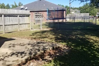 Elkwood Duplex in Huntsville, TX - Building Photo - Building Photo