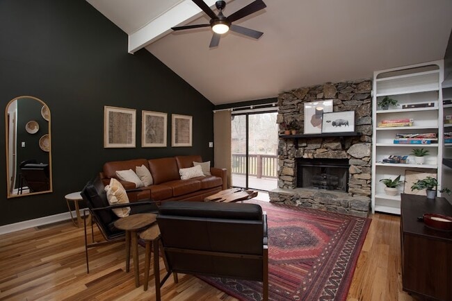 36 Poplar Ct in Fletcher, NC - Building Photo - Building Photo