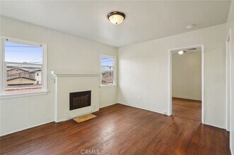 122 W 110th St in Los Angeles, CA - Building Photo - Building Photo