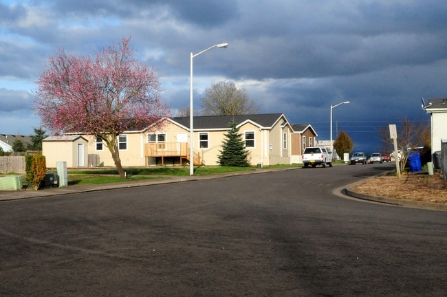 Prairie Village in Salem, OR - Building Photo - Building Photo