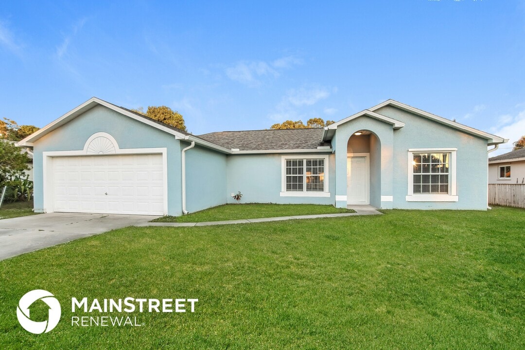 453 Foxdall Ave NE in Palm Bay, FL - Foto de edificio