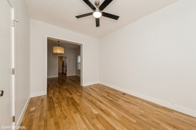 2524 W Lyndale St in Chicago, IL - Building Photo - Building Photo