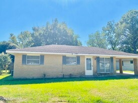 1103 Dulles Dr in Lafayette, LA - Building Photo