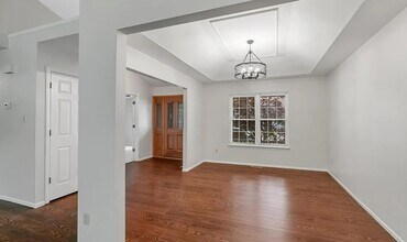 1045 Sprinters Row Dr in Florissant, MO - Building Photo - Building Photo