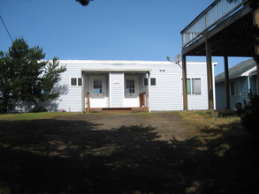 259 S Pacific St in Rockaway Beach, OR - Building Photo - Building Photo