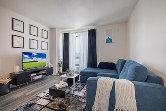 Le Royal Urbain in Montréal, QC - Building Photo - Building Photo