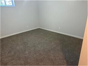 468 Thomas Ave W in St. Paul, MN - Building Photo - Building Photo