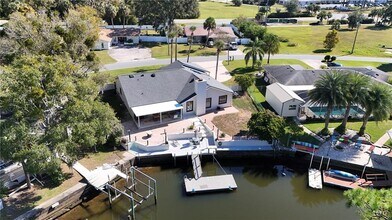 1542 SE Pinwheel Dr in Crystal River, FL - Building Photo - Building Photo