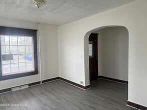 1326 3rd Ave in Schenectady, NY - Building Photo - Building Photo