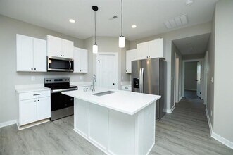 5044-5044 S Sycamore St in Wichita, KS - Building Photo - Building Photo