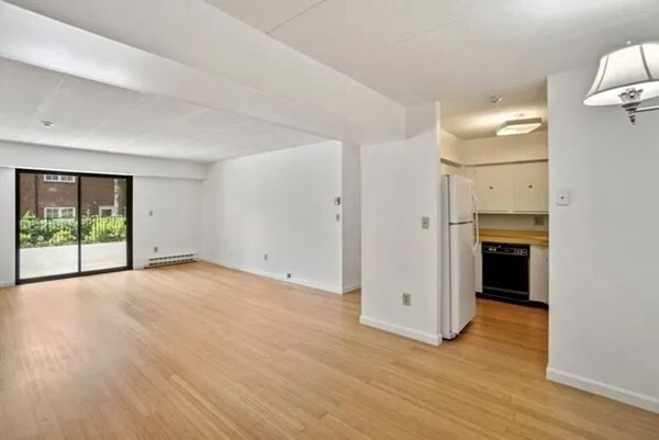 125 Pleasant St in Brookline, MA - Building Photo - Building Photo