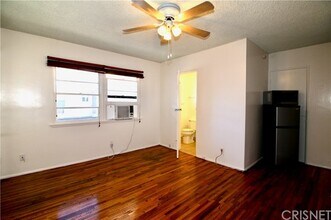 4706 Vantage Ave in Los Angeles, CA - Foto de edificio - Building Photo