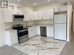 50 Sharonview Cres in East Gwillimbury, ON - Building Photo - Building Photo