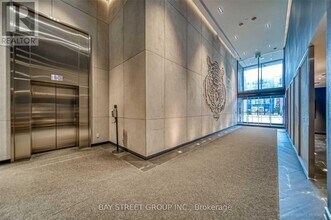 28 Wellesley St E in Toronto, ON - Building Photo - Building Photo