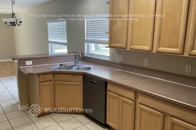 6002 Kiteridge Dr in Lithia, FL - Foto de edificio - Building Photo