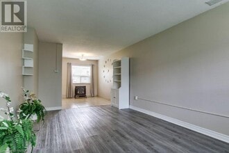 271 Thames St N in Ingersoll, ON - Building Photo - Building Photo
