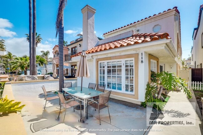 property at 118 18th St