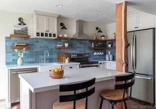4452 Mentone St in San Diego, CA - Building Photo - Building Photo