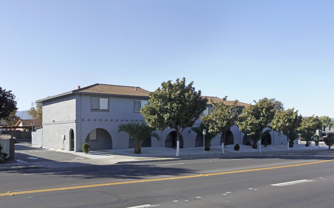 1501 Memorial Dr in Hollister, CA - Building Photo