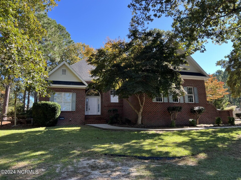 8 Princess Gate in Whispering Pines, NC - Building Photo