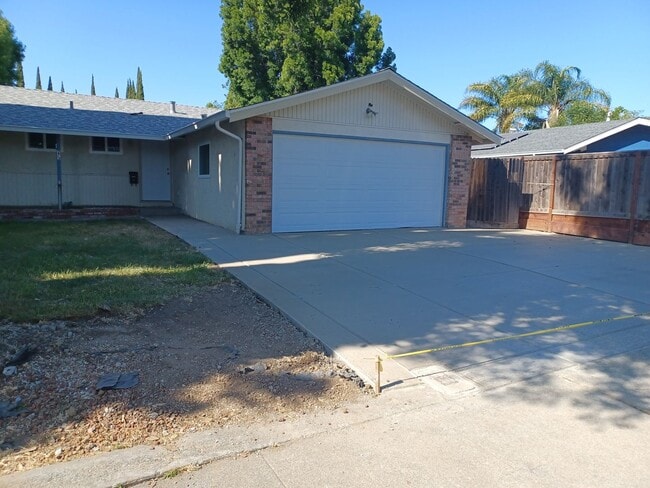 property at 273 Springvalley Dr