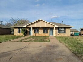 66 Lori Dr in Mineral Wells, TX - Building Photo