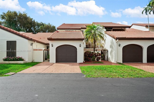 9340 NW 48th Doral Terrace in Doral, FL - Building Photo - Building Photo