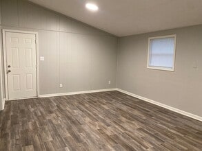 505 Pearson Dr in Jackson, TN - Foto de edificio - Building Photo