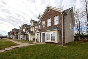 Bayshore Townhomes in Louisville, KY - Building Photo