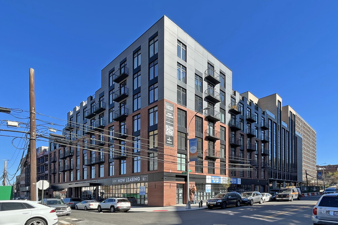 Astor on Third in Astoria, NY - Building Photo