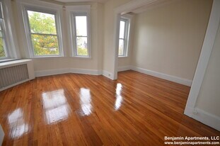 1371 Commonwealth Ave, Unit 35 in Boston, MA - Building Photo