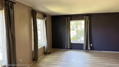 685 E Fox Hills Dr in Bloomfield Hills, MI - Building Photo - Building Photo