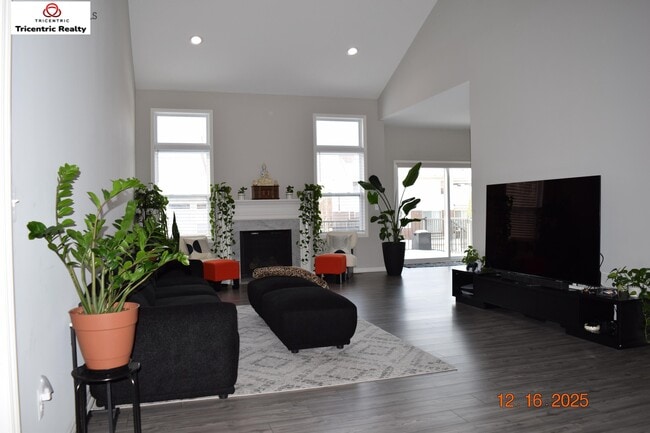 30295 Berghway Trail in Warren, MI - Building Photo - Building Photo