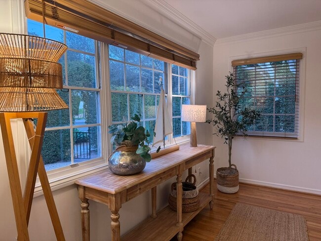 2321 State St in Santa Barbara, CA - Building Photo - Building Photo