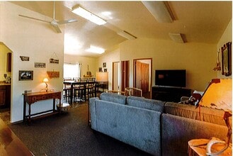 231 Heacock Ave in Florence, MT - Foto de edificio - Building Photo