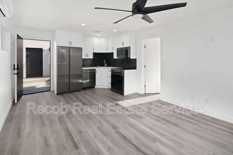4685 49th St in San Diego, CA - Building Photo