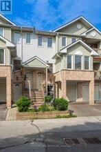 11 Robert Ln in Halton Hills, ON - Building Photo - Building Photo