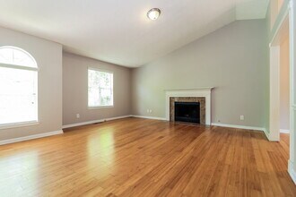523 White Pines Dr in Dallas, GA - Building Photo - Building Photo