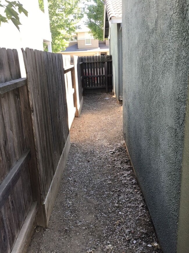 1007 Beymer Loop in Yuba City, CA - Building Photo - Building Photo