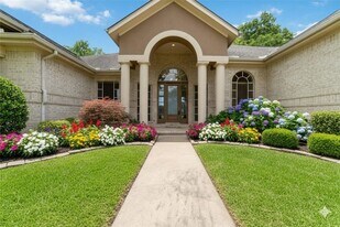 32610 Whitburn Trail in Fulshear, TX - Building Photo