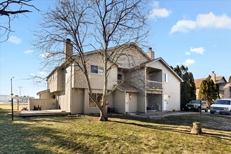 108 Burwash Ave in Savoy, IL - Building Photo - Building Photo