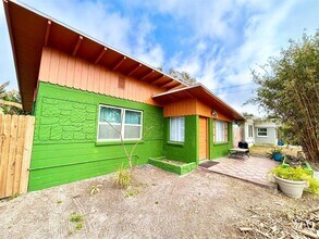 5209 10th Ave S in Gulfport, FL - Building Photo - Building Photo