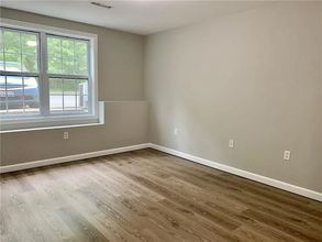 402 New River Rd, Unit 102 in Manville, RI - Building Photo - Building Photo