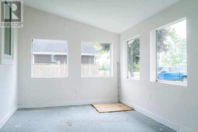 554 Cockshutt Rd in Brant, ON - Building Photo - Building Photo