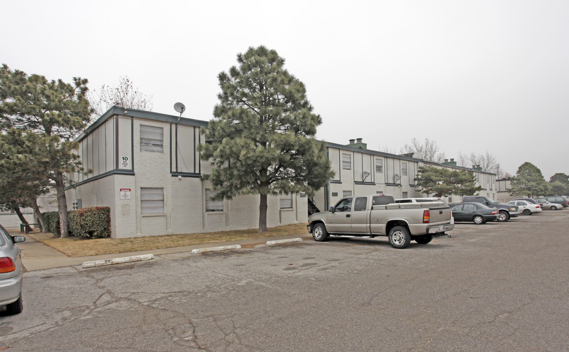 Cameron Court Apartments in Oklahoma City, OK - Building Photo