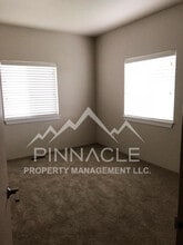 615 N 1st St, Unit Duplex C in Selah, WA - Building Photo - Building Photo