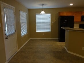 1081 Lasso Ct in Alvin, TX - Building Photo - Building Photo