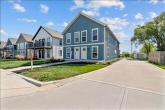 156 SW 8th St in Blue Springs, MO - Building Photo - Building Photo