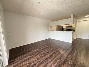 420 S Park Rd in Hollywood, FL - Foto de edificio - Building Photo
