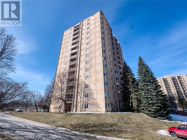 property at 860-860 Commissioners Rd E